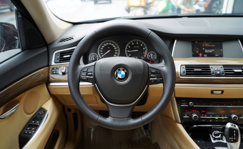 BMW 5 Series 528i GT 2015!