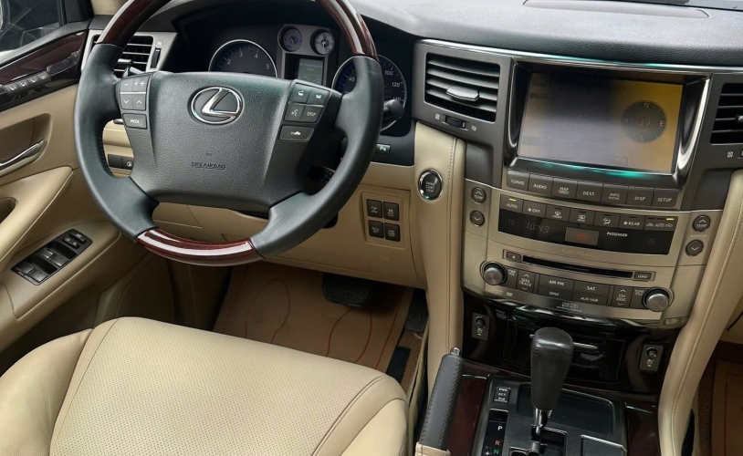 Lexus LX 570 2010