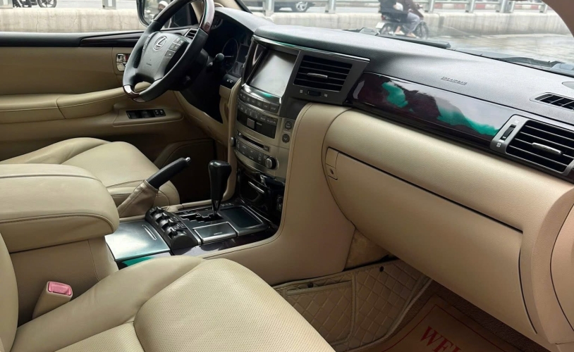 Lexus LX 570 2010